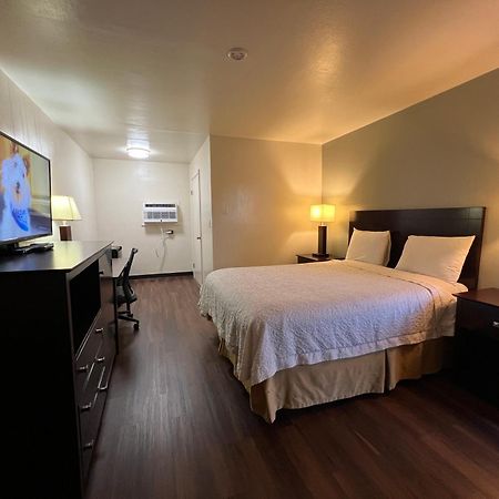 Riverside Motel バンクーバー エクステリア 写真