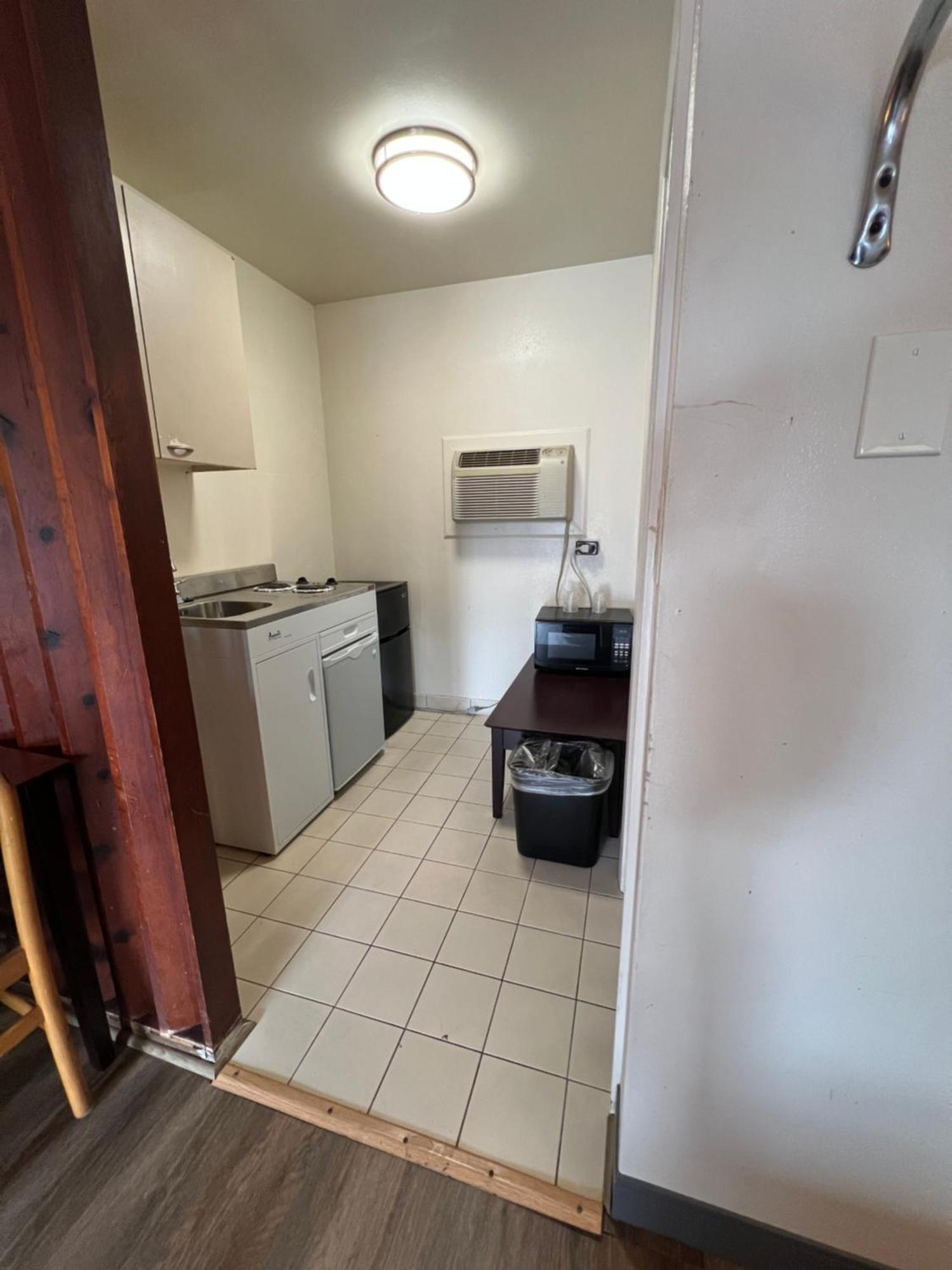 Riverside Motel バンクーバー エクステリア 写真